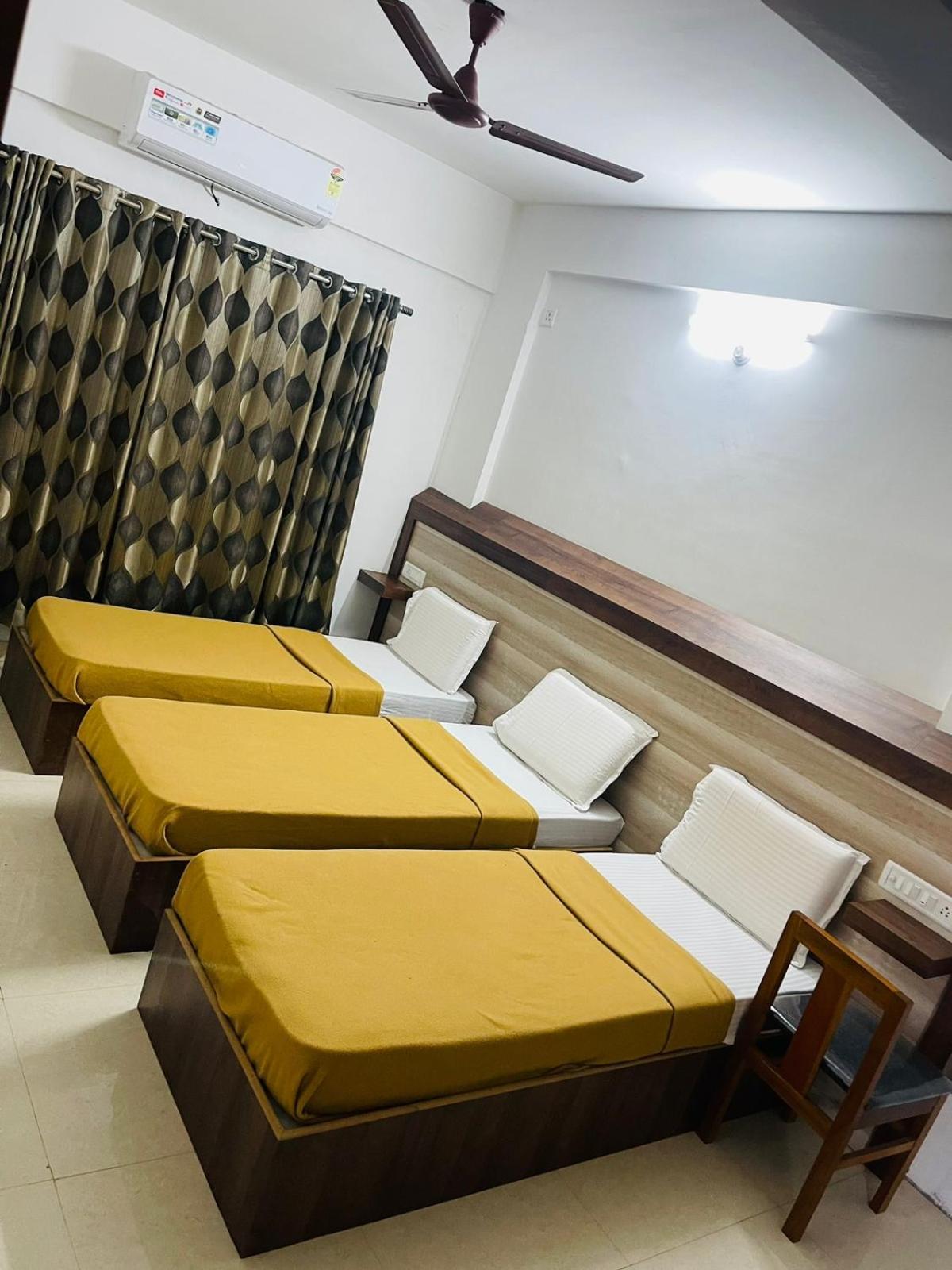 B Six Hotel バンガロール エクステリア 写真