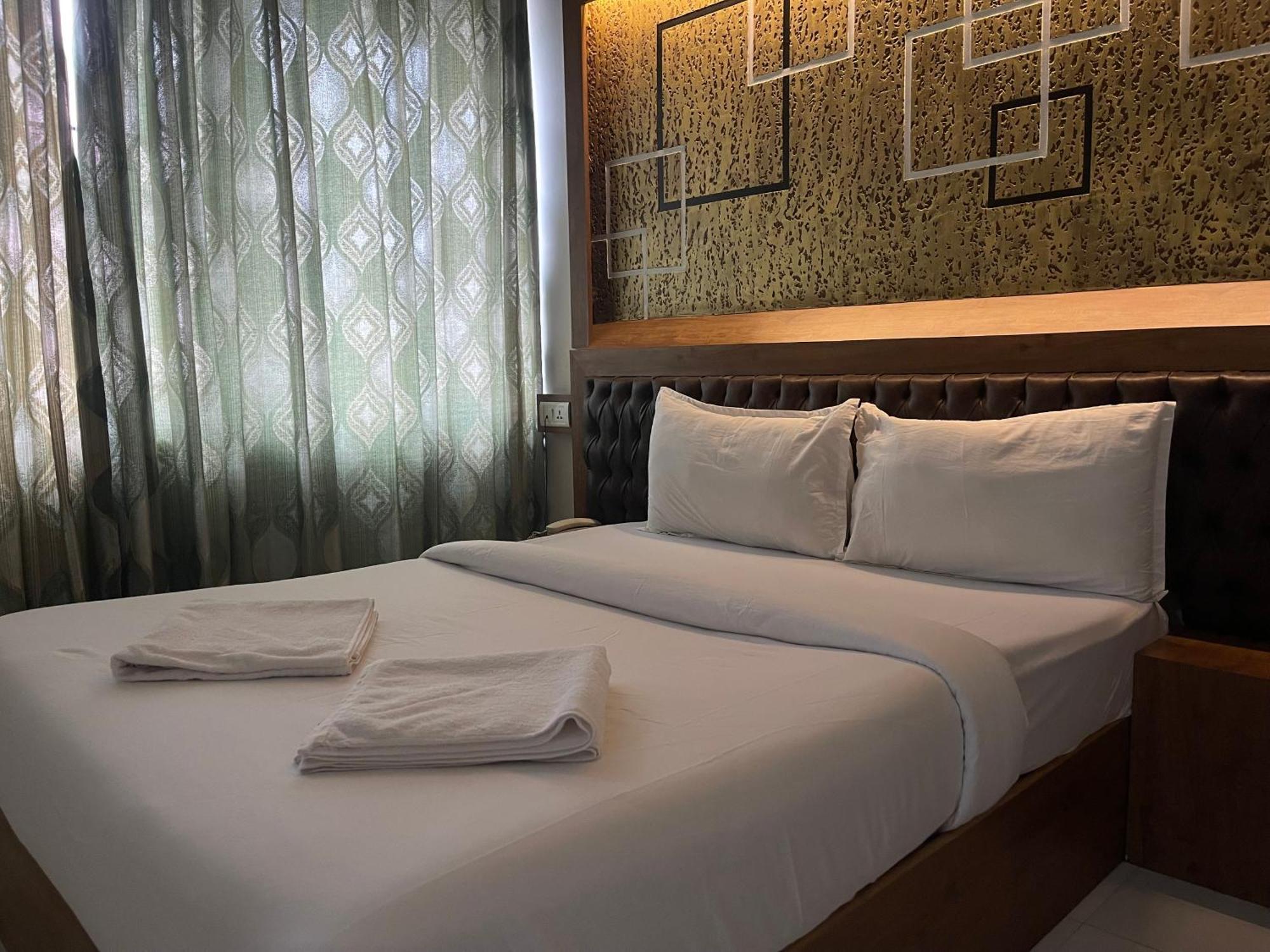 B Six Hotel バンガロール エクステリア 写真